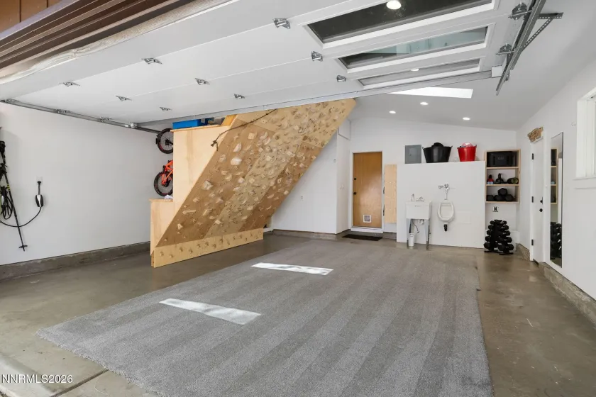 1200 Joshua, Reno, Nevada 89509, 4 Bedrooms Bedrooms, ,2 BathroomsBathrooms,Residential,Residential,Joshua,260004598