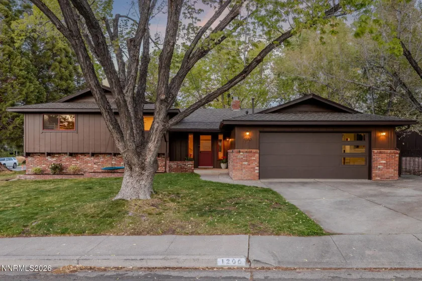 1200 Joshua, Reno, Nevada 89509, 4 Bedrooms Bedrooms, ,2 BathroomsBathrooms,Residential,Residential,Joshua,260004598