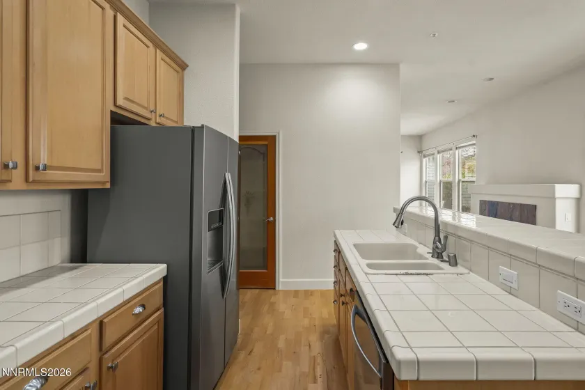 6516 Aston, Sparks, Nevada 89436, 3 Bedrooms Bedrooms, ,4 BathroomsBathrooms,Residential,Residential,Aston,260004573