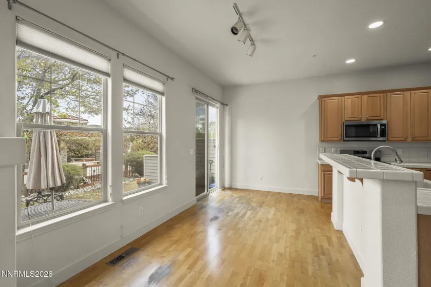 6516 Aston, Sparks, Nevada 89436, 3 Bedrooms Bedrooms, ,4 BathroomsBathrooms,Residential,Residential,Aston,260004573