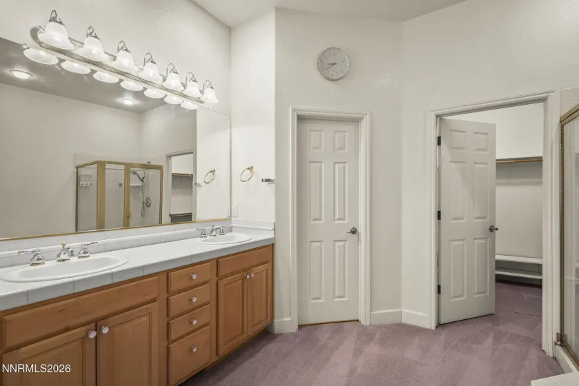 6516 Aston, Sparks, Nevada 89436, 3 Bedrooms Bedrooms, ,4 BathroomsBathrooms,Residential,Residential,Aston,260004573