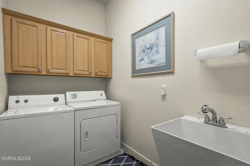 6516 Aston, Sparks, Nevada 89436, 3 Bedrooms Bedrooms, ,4 BathroomsBathrooms,Residential,Residential,Aston,260004573