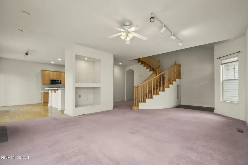 6516 Aston, Sparks, Nevada 89436, 3 Bedrooms Bedrooms, ,4 BathroomsBathrooms,Residential,Residential,Aston,260004573