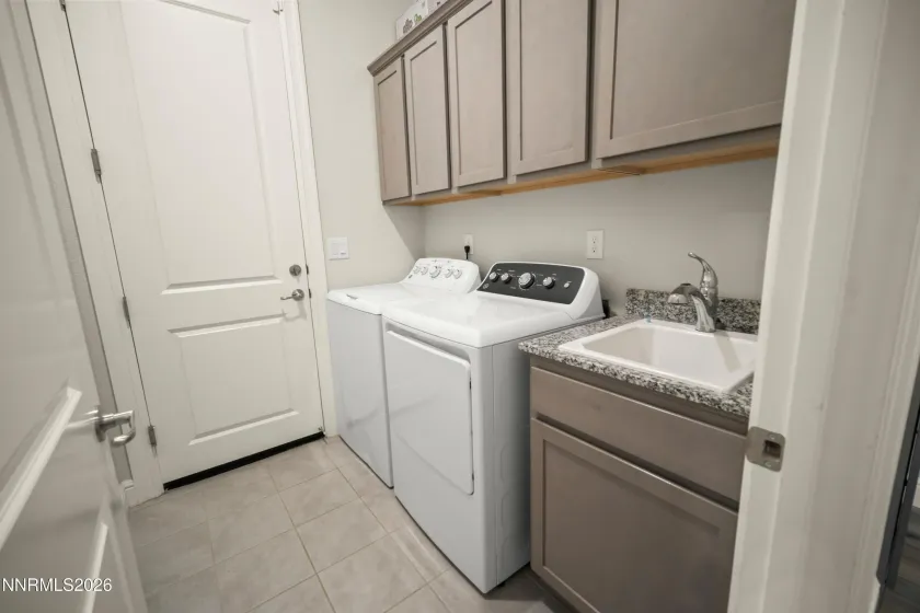 690 Rose, Fernley, Nevada 89408, 4 Bedrooms Bedrooms, ,3 BathroomsBathrooms,Residential,Residential,Rose,260004613