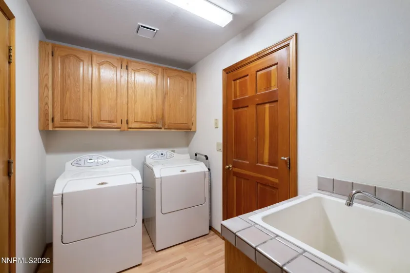 4350 Interlaken, Reno, Nevada 89509, 4 Bedrooms Bedrooms, ,4 BathroomsBathrooms,Residential,Residential,Interlaken,260004611