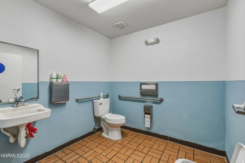 460 Main, Fernley, Nevada 89408, ,Commercial Sale,Residential,Main,260004620
