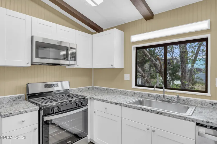 5908 Middle Fork, Sun Valley, Nevada 89433, 3 Bedrooms Bedrooms, ,2 BathroomsBathrooms,Residential,Residential,Middle Fork,260004623