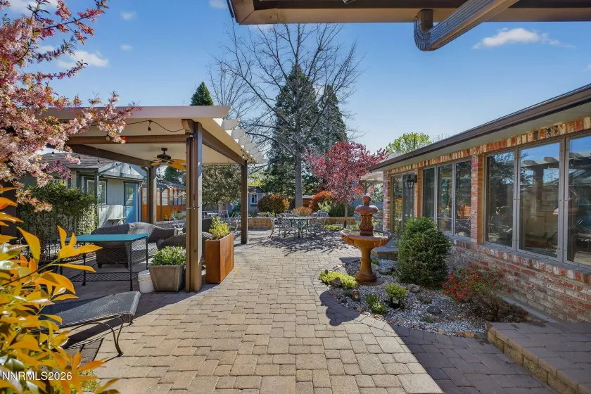 1435 Huntington, Reno, Nevada 89509, 4 Bedrooms Bedrooms, ,3 BathroomsBathrooms,Residential,Residential,Huntington,260004636