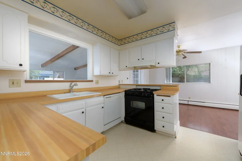 1118 Patton, Carson City, Nevada 89703, 4 Bedrooms Bedrooms, ,2 BathroomsBathrooms,Residential,Residential,Patton,260004638