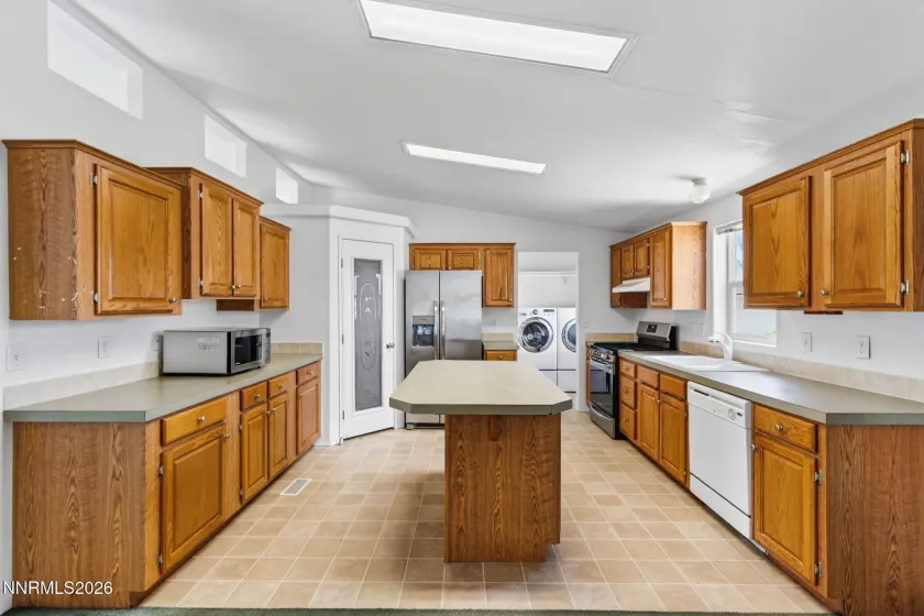 5445 Lupin, Sun Valley, Nevada 89433, 3 Bedrooms Bedrooms, ,2 BathroomsBathrooms,Residential,Residential,Lupin,260004641