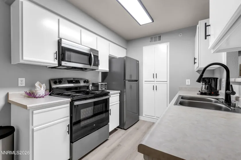 6850 Sharlands, Reno, Nevada 89523, 1 Bedroom Bedrooms, ,1 BathroomBathrooms,Residential,Residential,Sharlands,260004644