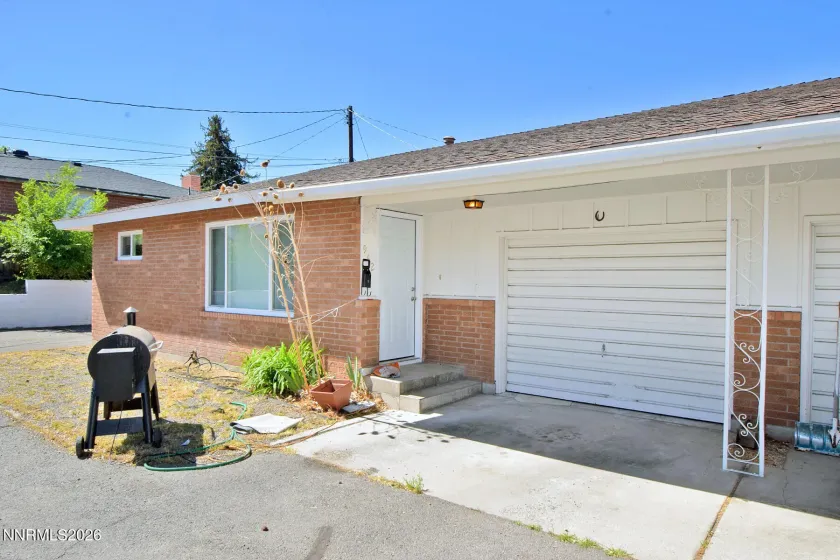 962 Roberts, Reno, Nevada 89502, 4 Bedrooms Bedrooms, ,2 BathroomsBathrooms,Residential,Residential,Roberts,260004029