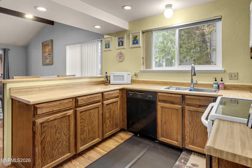 4455 Matich, Reno, Nevada 89502, 3 Bedrooms Bedrooms, ,2 BathroomsBathrooms,Residential,Residential,Matich,260004646