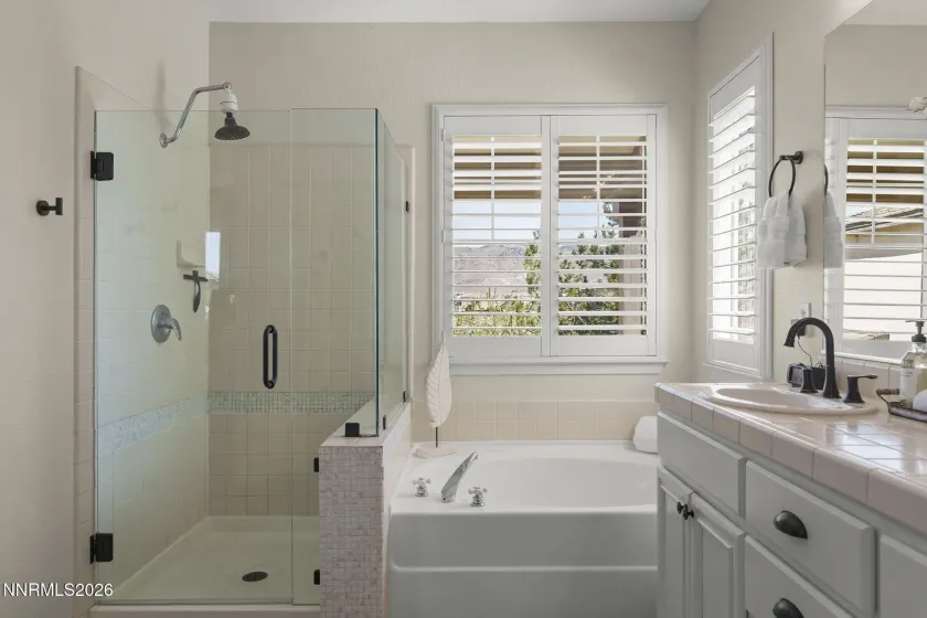 10541 Twin Bridges, Reno, Nevada 89521, 4 Bedrooms Bedrooms, ,3 BathroomsBathrooms,Residential,Residential,Twin Bridges,260004651