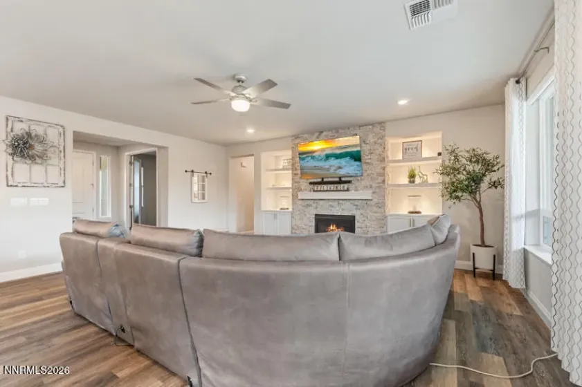 1006 Garden Pond, Sparks, Nevada 89441, 5 Bedrooms Bedrooms, ,3 BathroomsBathrooms,Residential,Residential,Garden Pond,260004653