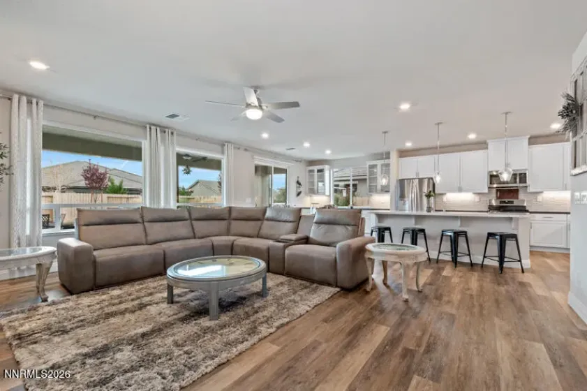 1006 Garden Pond, Sparks, Nevada 89441, 5 Bedrooms Bedrooms, ,3 BathroomsBathrooms,Residential,Residential,Garden Pond,260004653