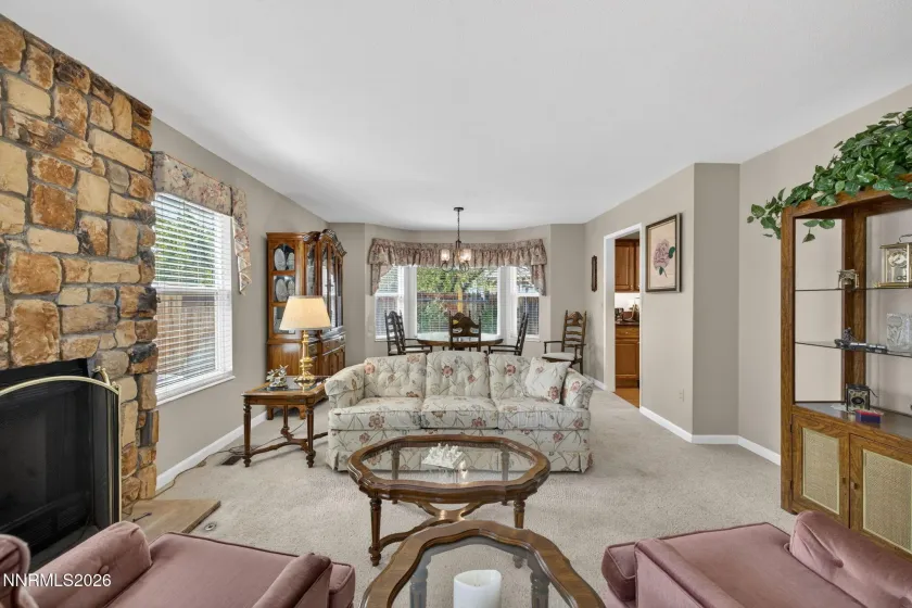 1351 Burnside, Sparks, Nevada 89434, 3 Bedrooms Bedrooms, ,3 BathroomsBathrooms,Residential,Residential,Burnside,260004656