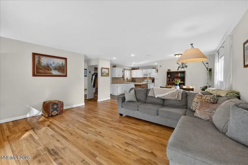 1385 Tioga, Reno, Nevada 89503, 3 Bedrooms Bedrooms, ,2 BathroomsBathrooms,Residential,Residential,Tioga,260004657