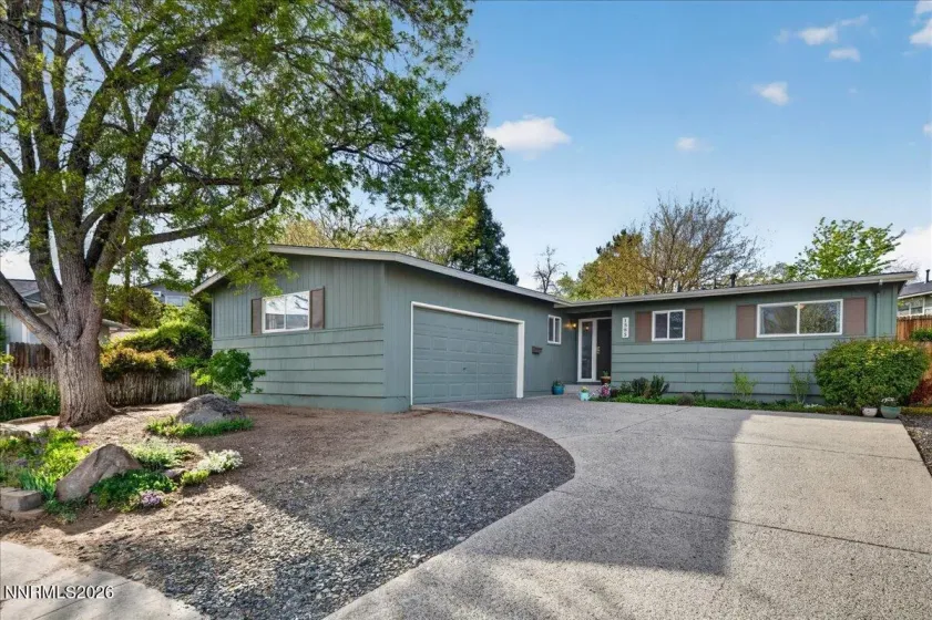 1385 Tioga, Reno, Nevada 89503, 3 Bedrooms Bedrooms, ,2 BathroomsBathrooms,Residential,Residential,Tioga,260004657