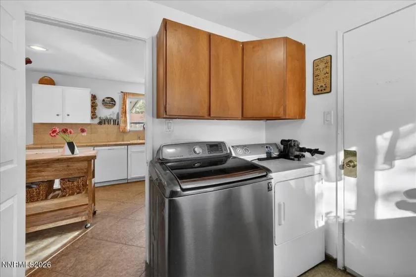 1385 Tioga, Reno, Nevada 89503, 3 Bedrooms Bedrooms, ,2 BathroomsBathrooms,Residential,Residential,Tioga,260004657