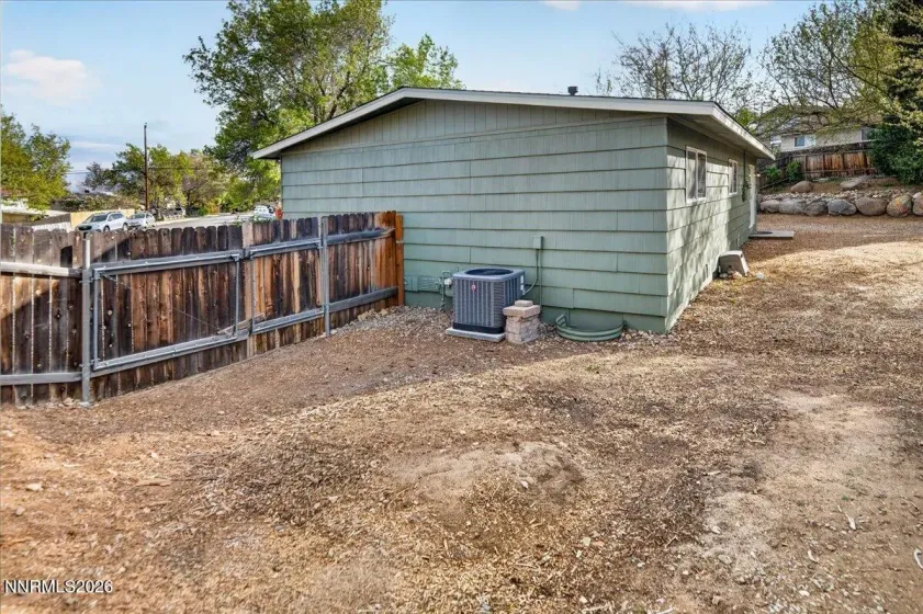 1385 Tioga, Reno, Nevada 89503, 3 Bedrooms Bedrooms, ,2 BathroomsBathrooms,Residential,Residential,Tioga,260004657