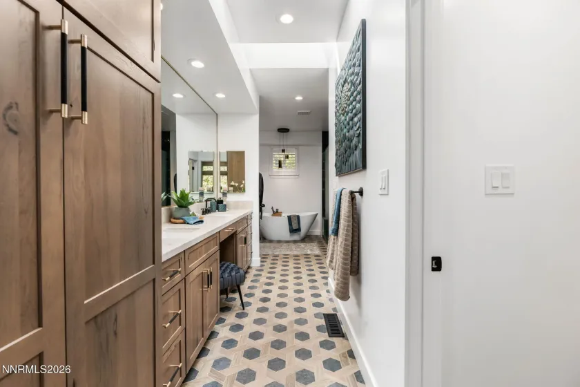 3885 Chinook Creek, Reno, Nevada 89519, 3 Bedrooms Bedrooms, ,4 BathroomsBathrooms,Residential,Residential,Chinook Creek,260004659