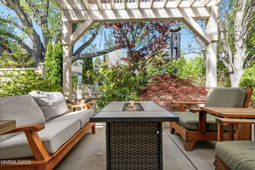 3885 Chinook Creek, Reno, Nevada 89519, 3 Bedrooms Bedrooms, ,4 BathroomsBathrooms,Residential,Residential,Chinook Creek,260004659