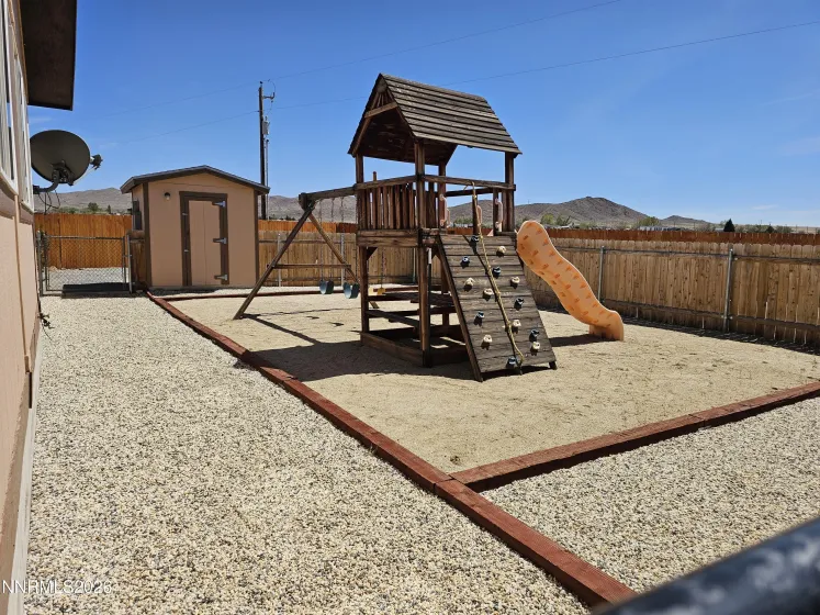 557 Us Highway 95A, Yerington, Nevada 89447, 3 Bedrooms Bedrooms, ,2 BathroomsBathrooms,Residential,Residential,Us Highway 95A,260004671