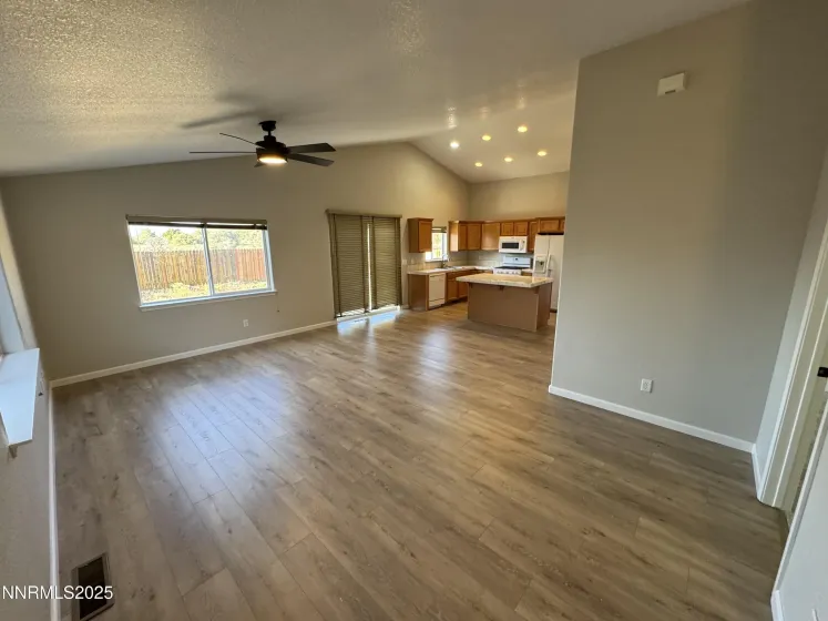 8 Conner, Gardnerville, Nevada 89410, 2 Bedrooms Bedrooms, ,2 BathroomsBathrooms,Residential,Residential,Conner,260004676