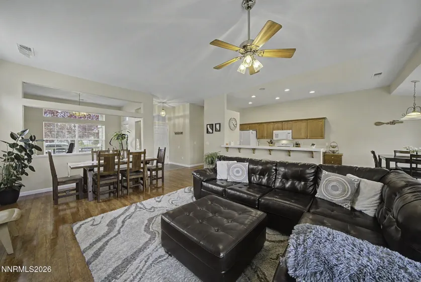 1770 Glen Cove, Reno, Nevada 89521, 3 Bedrooms Bedrooms, ,2 BathroomsBathrooms,Residential,Residential,Glen Cove,260004677