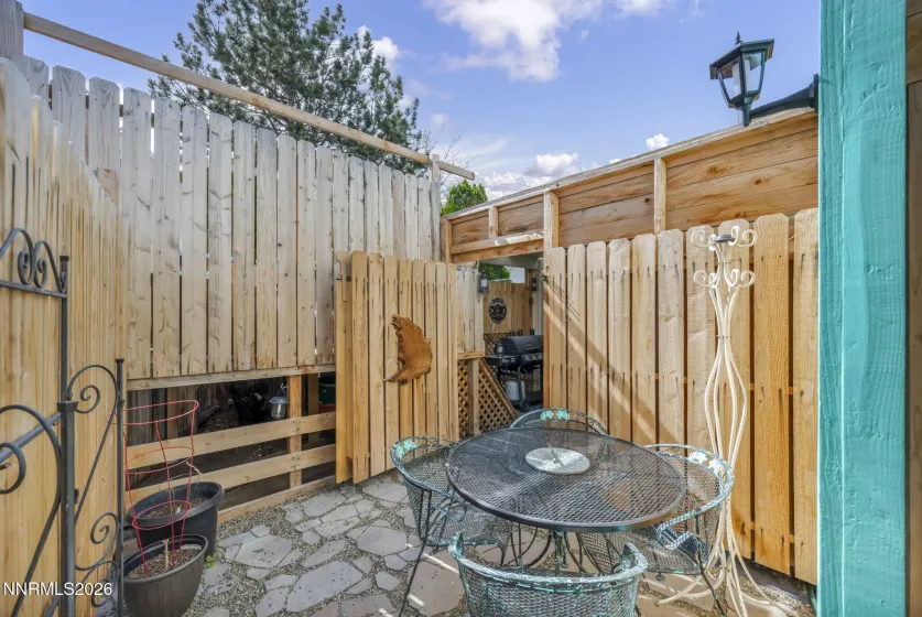 1286 Highgate, Sparks, Nevada 89434, 2 Bedrooms Bedrooms, ,3 BathroomsBathrooms,Residential,Residential,Highgate,260004678