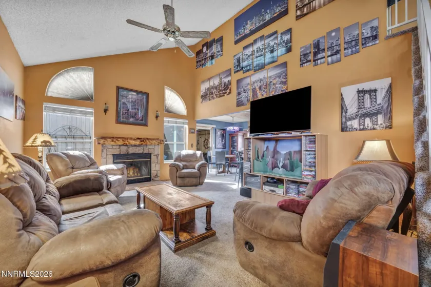 1286 Highgate, Sparks, Nevada 89434, 2 Bedrooms Bedrooms, ,3 BathroomsBathrooms,Residential,Residential,Highgate,260004678