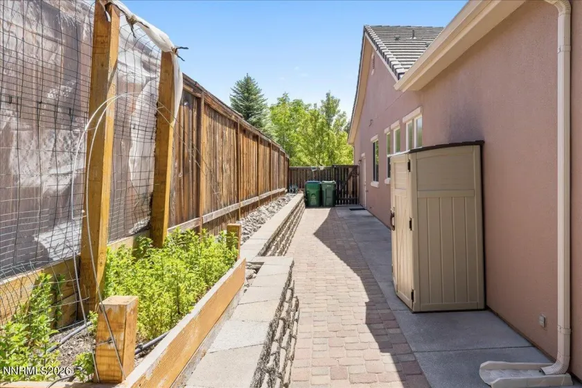 1665 Ashland Bluff, Reno, Nevada 89523, 3 Bedrooms Bedrooms, ,2 BathroomsBathrooms,Residential,Residential,Ashland Bluff,260004692