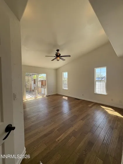 1086 Spoonbill, Sparks, Nevada 89441, 4 Bedrooms Bedrooms, ,2 BathroomsBathrooms,Residential,Residential,Spoonbill,260004709