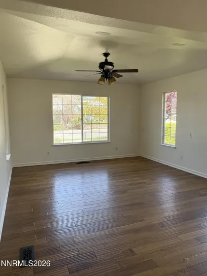 1086 Spoonbill, Sparks, Nevada 89441, 4 Bedrooms Bedrooms, ,2 BathroomsBathrooms,Residential,Residential,Spoonbill,260004709