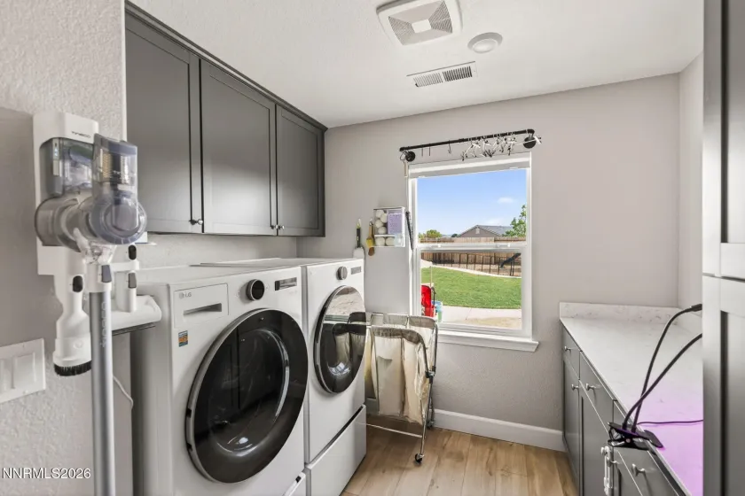 554 Fox Branch Drive, Sparks, Nevada 89441, 5 Bedrooms Bedrooms, ,3 BathroomsBathrooms,Residential,Residential,Fox Branch Drive,260004718