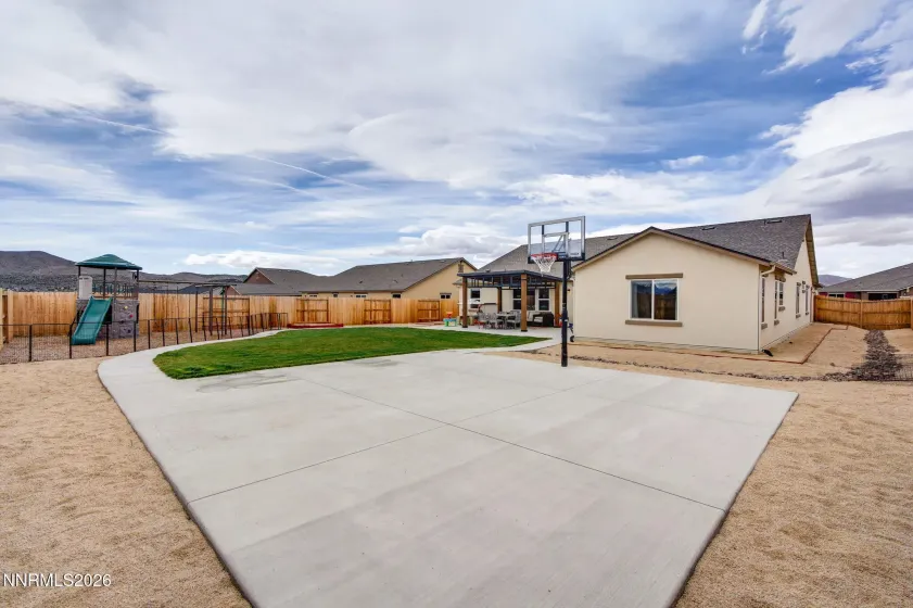 554 Fox Branch Drive, Sparks, Nevada 89441, 5 Bedrooms Bedrooms, ,3 BathroomsBathrooms,Residential,Residential,Fox Branch Drive,260004718