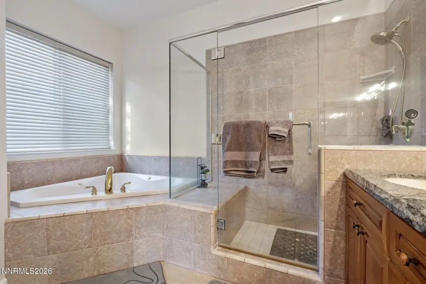 Primary Bath (Jetted Tub)