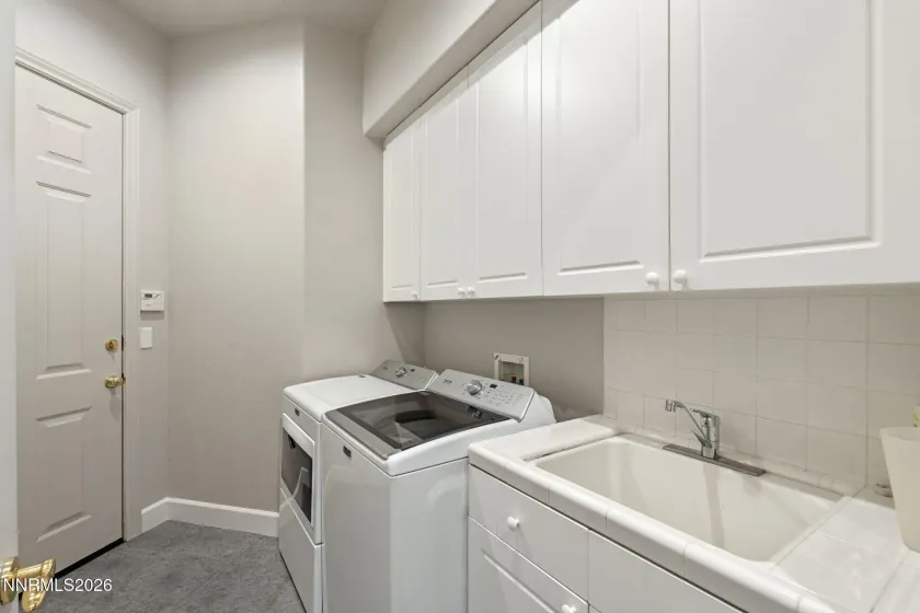Laundry Room (w/Sink)
