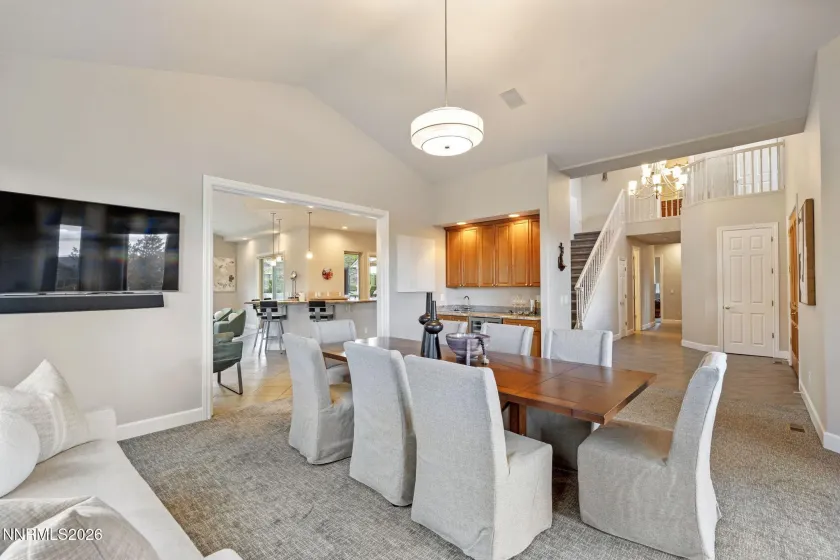 Dining Room & Wet Bar/Buffet