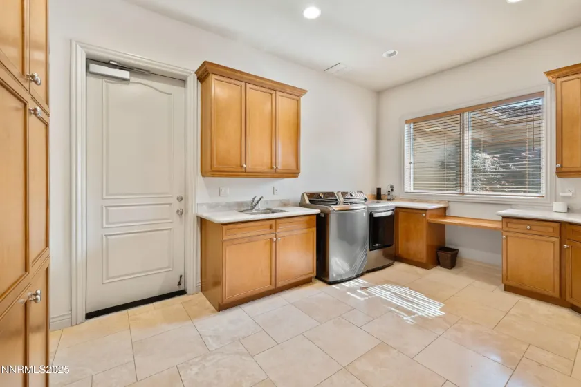 3387 Nambe, Reno, Nevada 89511, 5 Bedrooms Bedrooms, ,4 BathroomsBathrooms,Residential,Residential,Nambe,250051362