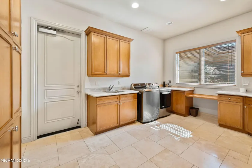 3387 Nambe, Reno, Nevada 89511, 5 Bedrooms Bedrooms, ,4 BathroomsBathrooms,Residential,Residential,Nambe,250051362