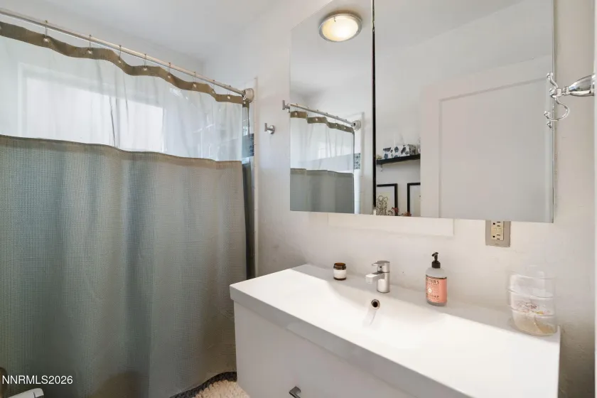 307 Moran, Reno, Nevada 89502, 2 Bedrooms Bedrooms, ,3 BathroomsBathrooms,Residential Income,Residential,Moran,260004733