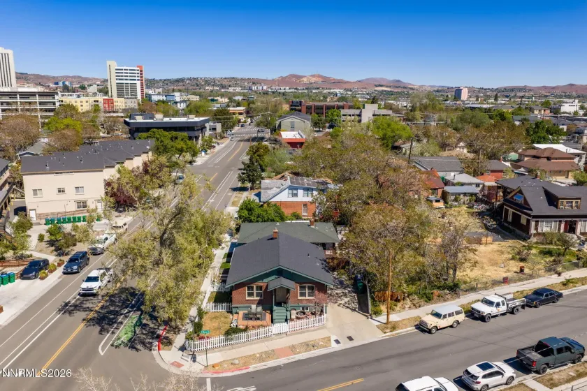 307 Moran, Reno, Nevada 89502, 2 Bedrooms Bedrooms, ,3 BathroomsBathrooms,Residential Income,Residential,Moran,260004733