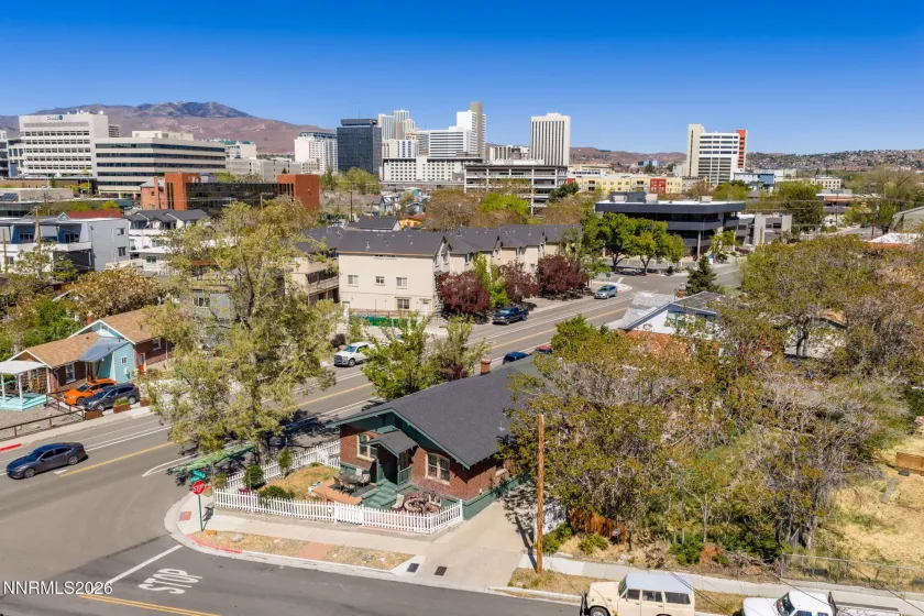 307 Moran, Reno, Nevada 89502, 2 Bedrooms Bedrooms, ,3 BathroomsBathrooms,Residential Income,Residential,Moran,260004733