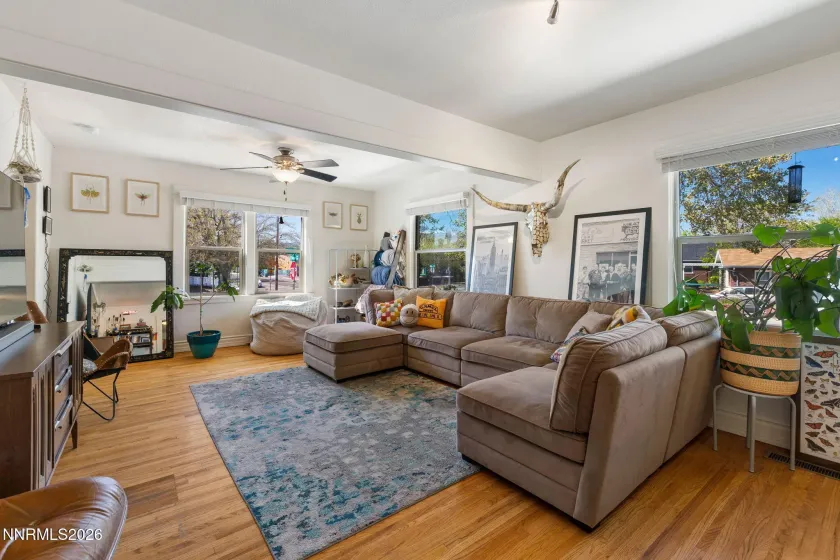 307 Moran, Reno, Nevada 89502, 2 Bedrooms Bedrooms, ,3 BathroomsBathrooms,Residential Income,Residential,Moran,260004733