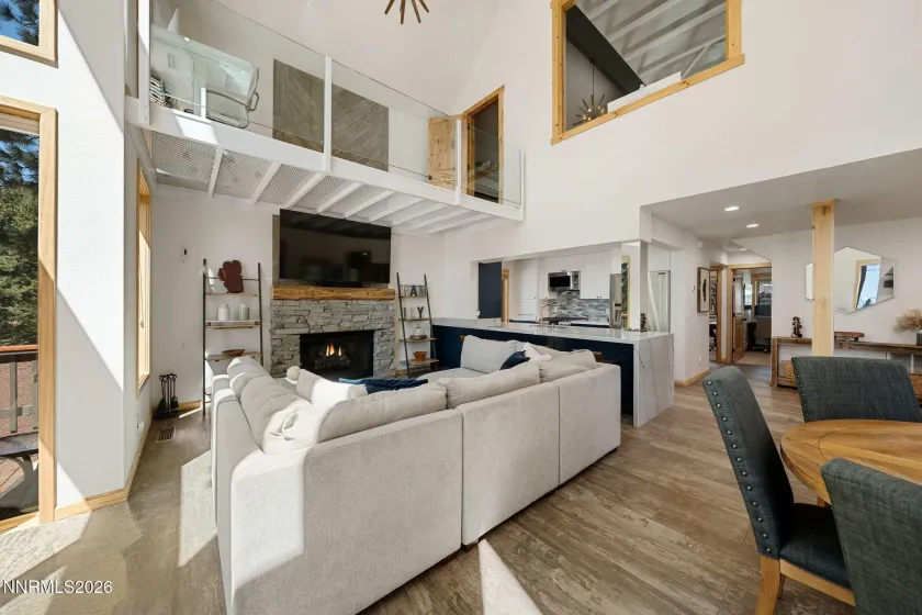 949 Dana, Incline Village, Nevada 89451, 3 Bedrooms Bedrooms, ,2 BathroomsBathrooms,Residential,Residential,Dana,260004741