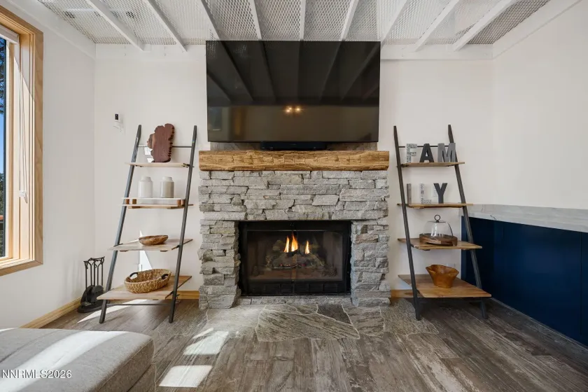 949 Dana, Incline Village, Nevada 89451, 3 Bedrooms Bedrooms, ,2 BathroomsBathrooms,Residential,Residential,Dana,260004741