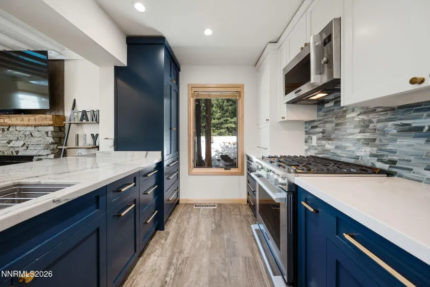 949 Dana, Incline Village, Nevada 89451, 3 Bedrooms Bedrooms, ,2 BathroomsBathrooms,Residential,Residential,Dana,260004741