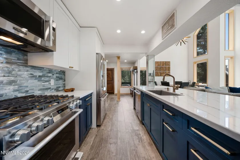 949 Dana, Incline Village, Nevada 89451, 3 Bedrooms Bedrooms, ,2 BathroomsBathrooms,Residential,Residential,Dana,260004741